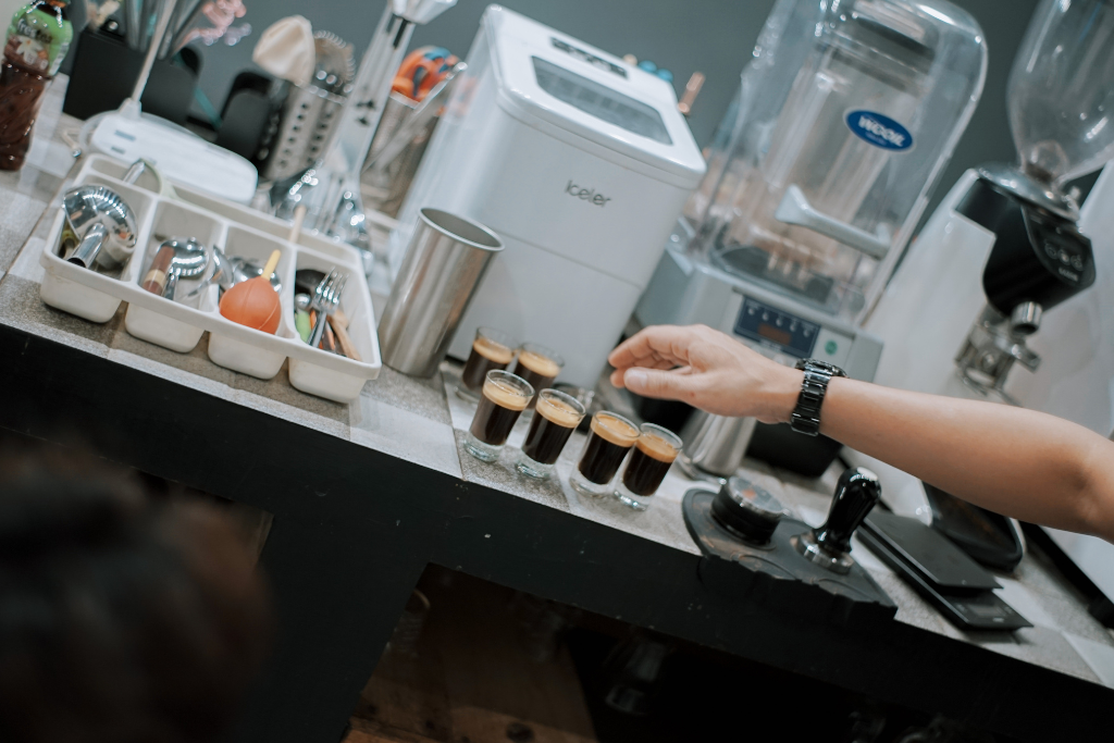 Peralatan Wajib Barista: Dari Grinder sampai Tamper